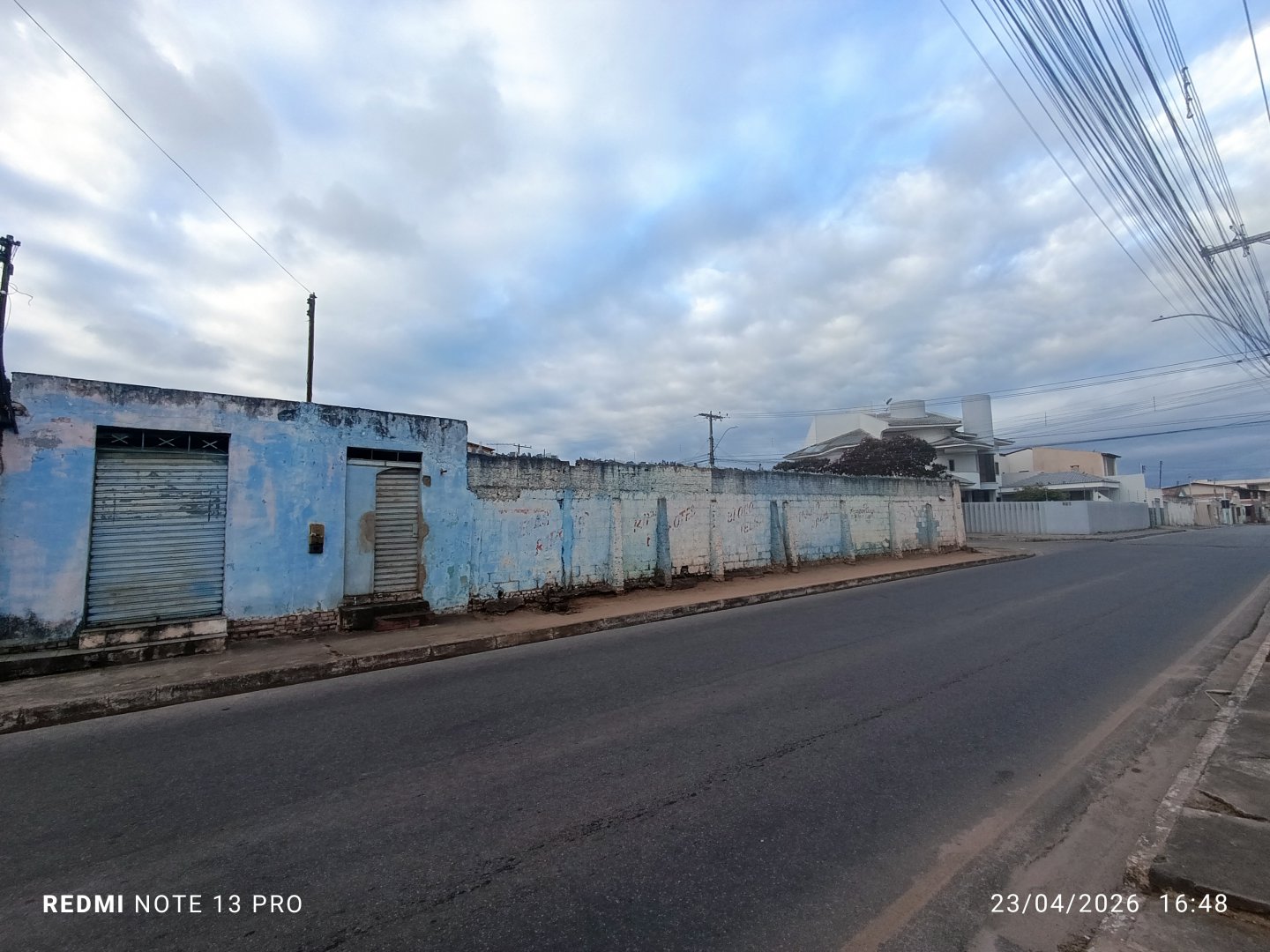 Terreno na Av. Pará esquina, parte de cima, esquina com a Av. Paramirim. 3 terrenos urbanos com 300 m² cada, 30 x 30 num total de 900 m², Bairro - foto 6