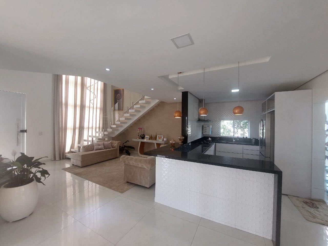 Casa de 4 quartos sendo 3 suites à venda em condomínio fechado com planejados, podendo ser vendido com os móveis no Boa Vista, Vitória da Conquis - foto 7