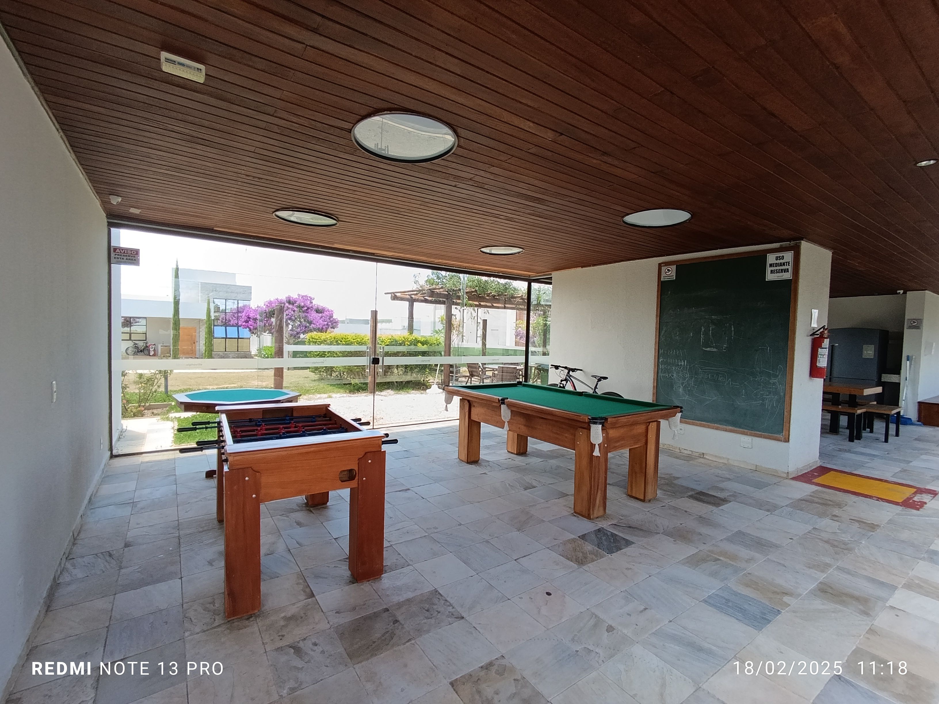Casa 3 suítes, sala cozinha e gourmet com planejados alto padrão Alphaville II condomínio com infraestrutura completa de lazer - foto 7