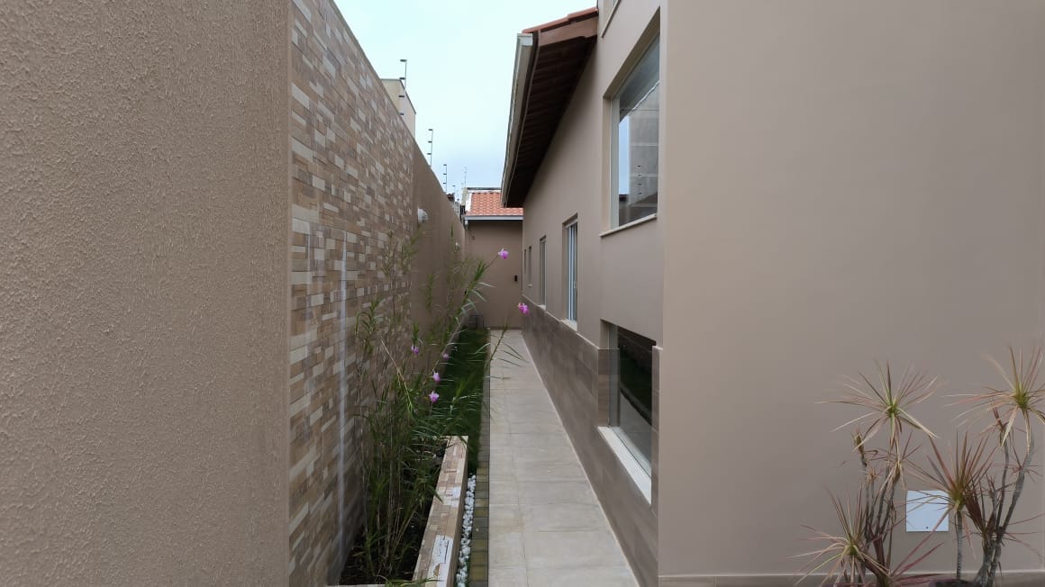Casa Alto Padrão recém construída com 247 m² de área útil próximo de Faculdades no Bairro Candeias em Vitória da Conquista - BA - foto 7