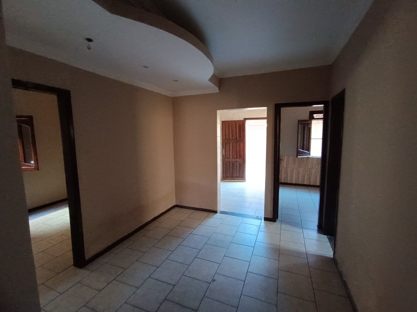 Casa Solta de 3 Quartos Sendo 1 Suíte com Garagem Ampla e Quintal no Bairro Alvorada/Ibirapuera, Vitória da Conquista -Ba - foto 5