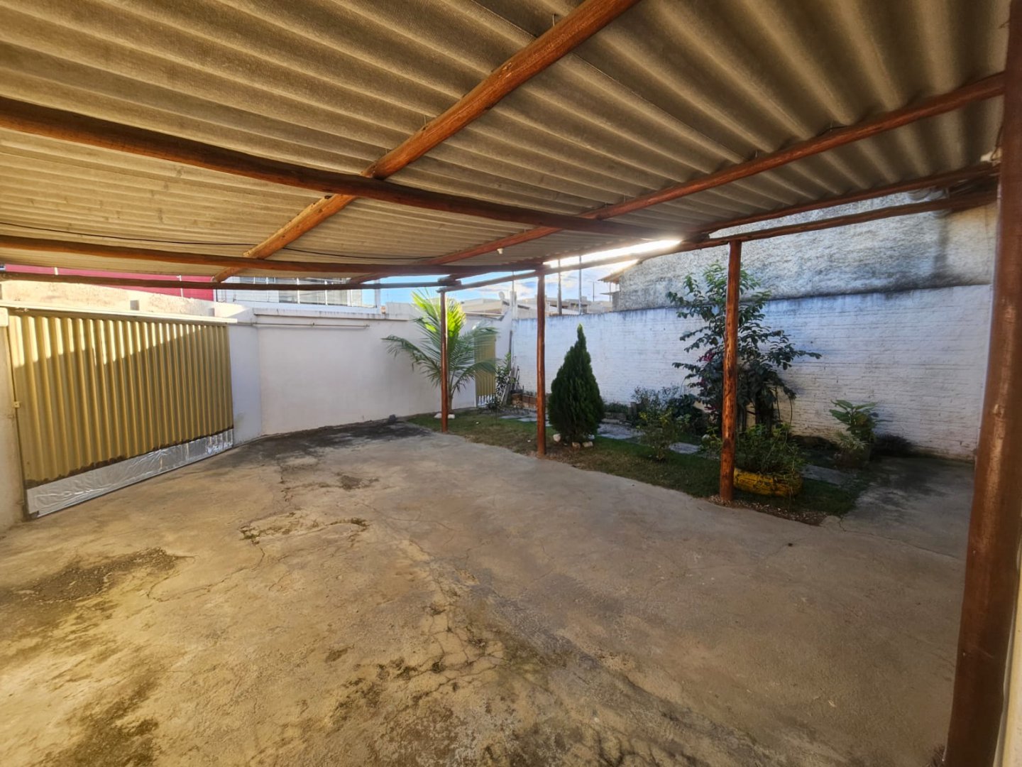 Casa solta de 3Q em terreno maior no B. Primavera em Vit. da Conquista - BA - foto 2