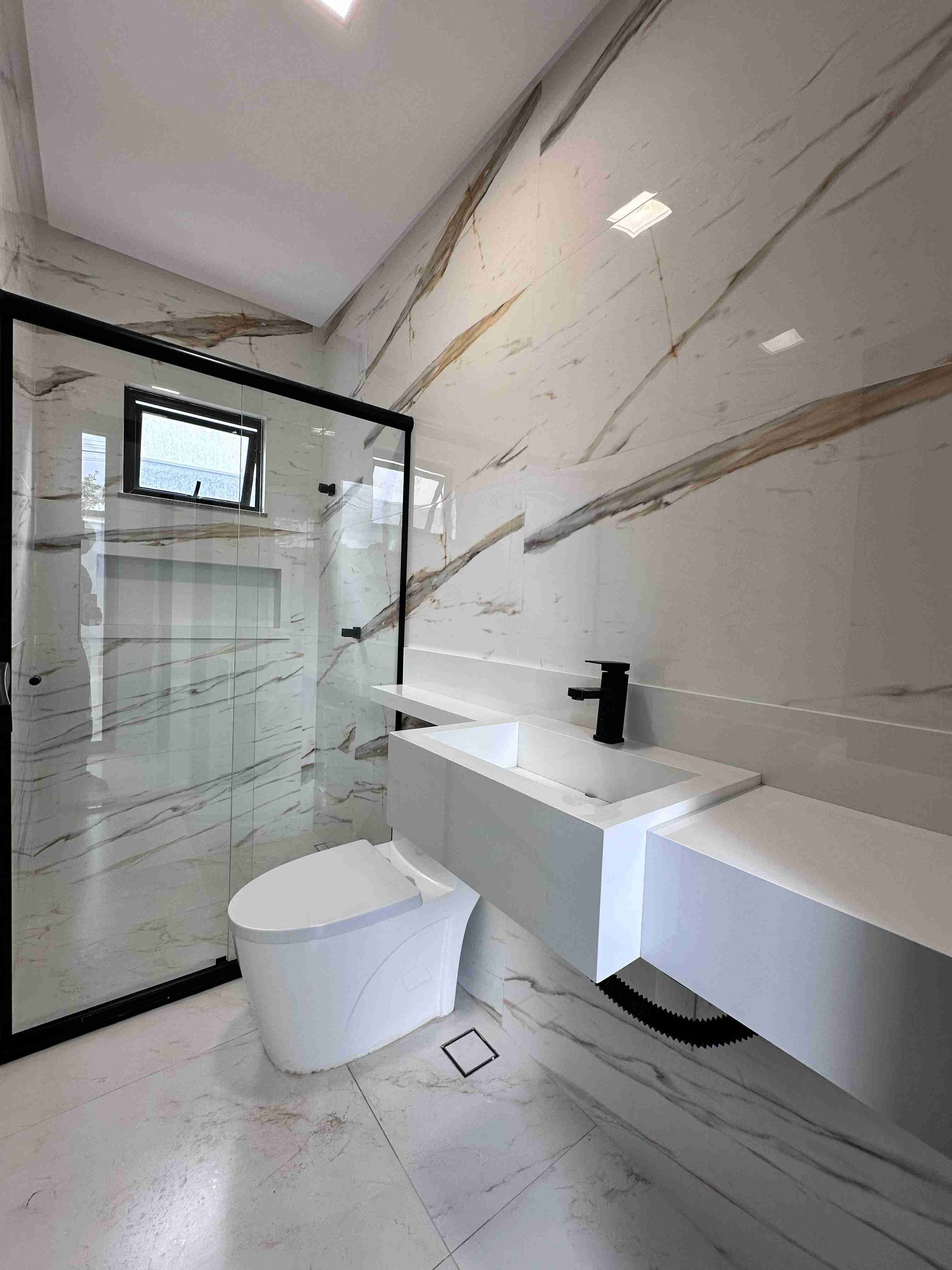 Casa com 3 suítes amplas, cozinha com planejados integrado com o espaço gourmet,  Horto Premier Bairro Primavera, Vitória da Conquista, BA - foto 8