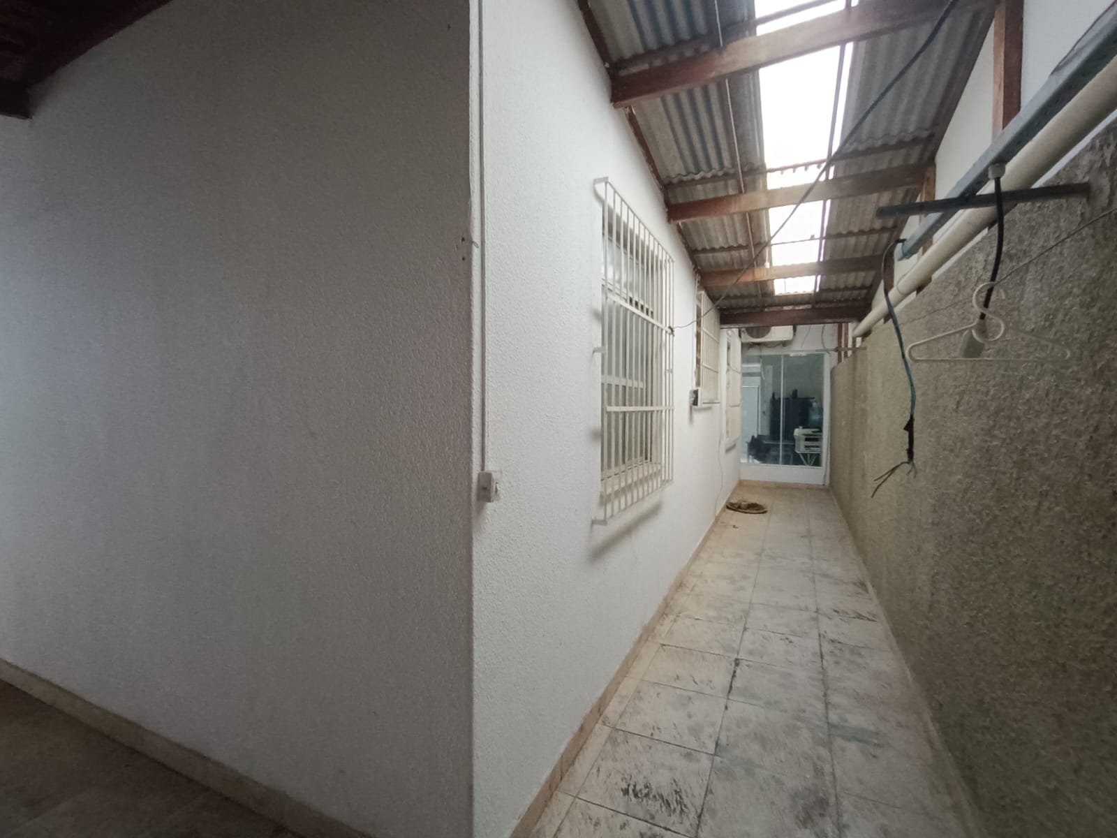 Casa comercial para alugar no B. Recreio em ótima localização, 3 quartos sendo 1 suite, 2 salas com bastante espaço. - foto 8