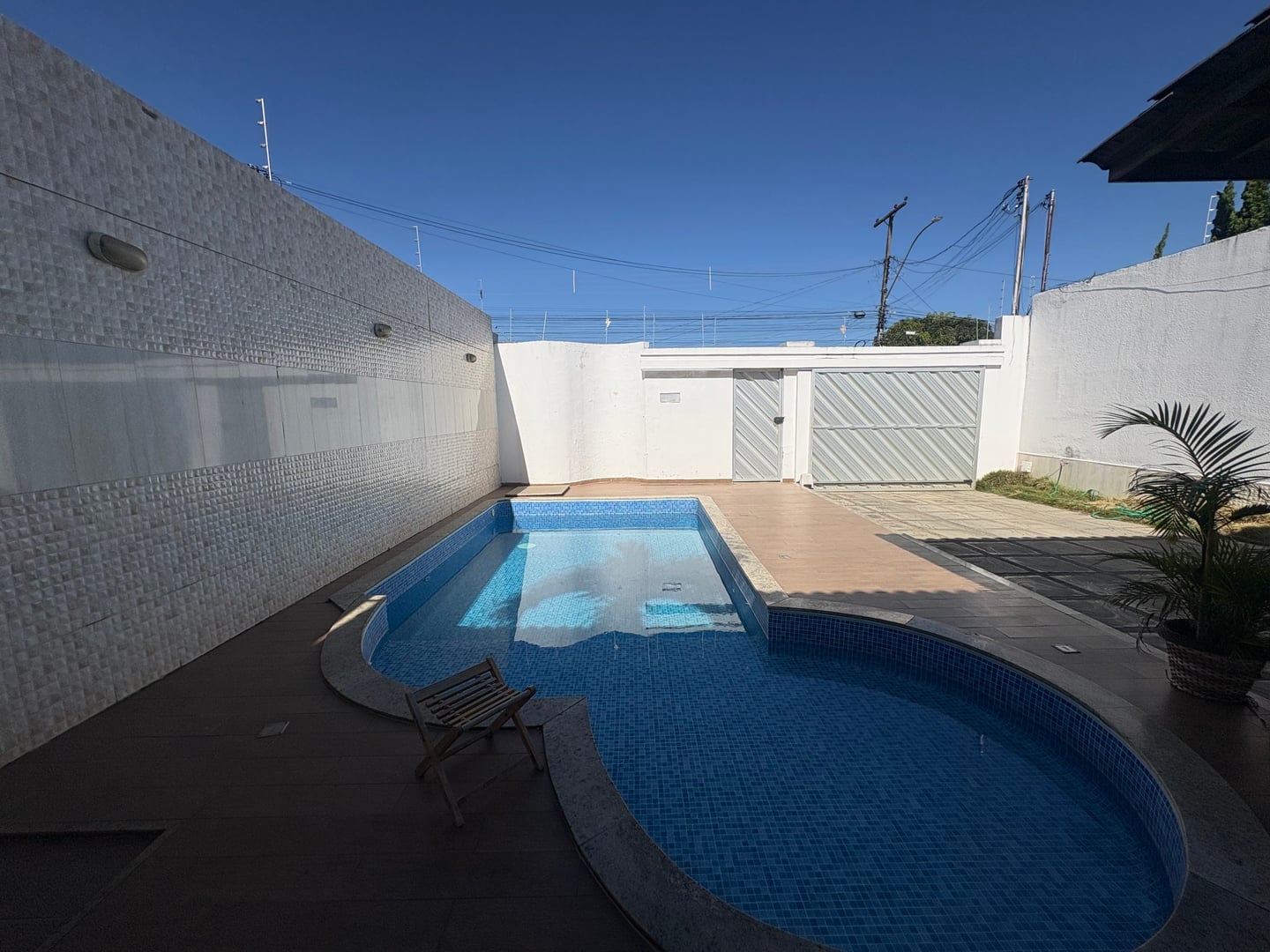 Casa com 3 suítes, piscina + dependência no Ibirapuera Vitória da Conquista Bahia - foto 7