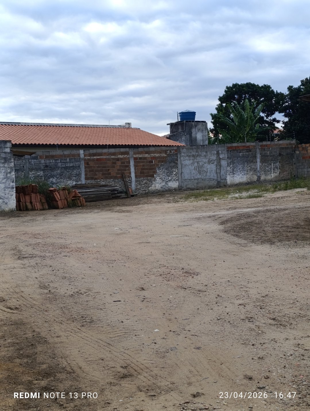 Terreno na Av. Pará esquina, parte de cima, esquina com a Av. Paramirim. 3 terrenos urbanos com 300 m² cada, 30 x 30 num total de 900 m², Bairro - foto 7