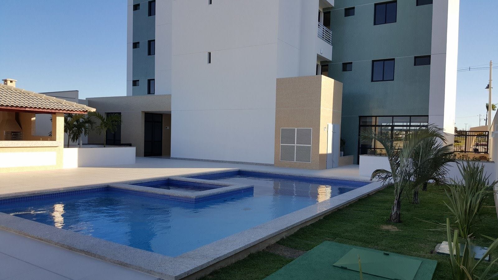 Apartamento com 3/4 sendo 1 suíte reversível para 4/4 2 vagas de garagem na Av. J Pedral próximo ao Boulevard Shopping. Boa Vista - Vitória da Co - foto 8