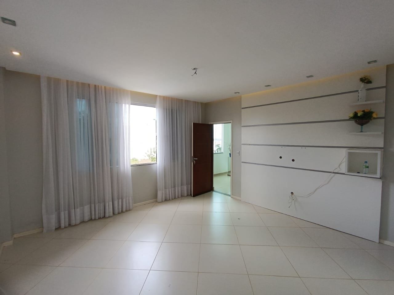 Excelente apartamento de 2 quartos sendo 1 suíte de 1ª andar com planejados na cozinha e quartos para venda ou locação, Candeias, Vitória da Conq - foto 7