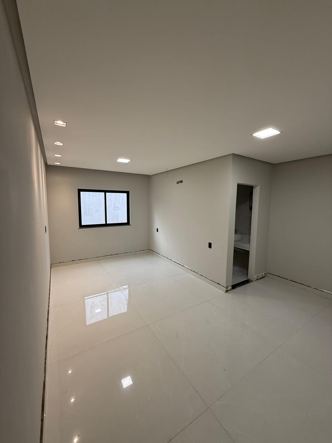 OPORTUNIDADE - Casa de Alto Padrão no Bairro Boa Vista, 3/4 sendo 2 suítes, próximo a  Avenida Luis Eduardo Magalhães - foto 8