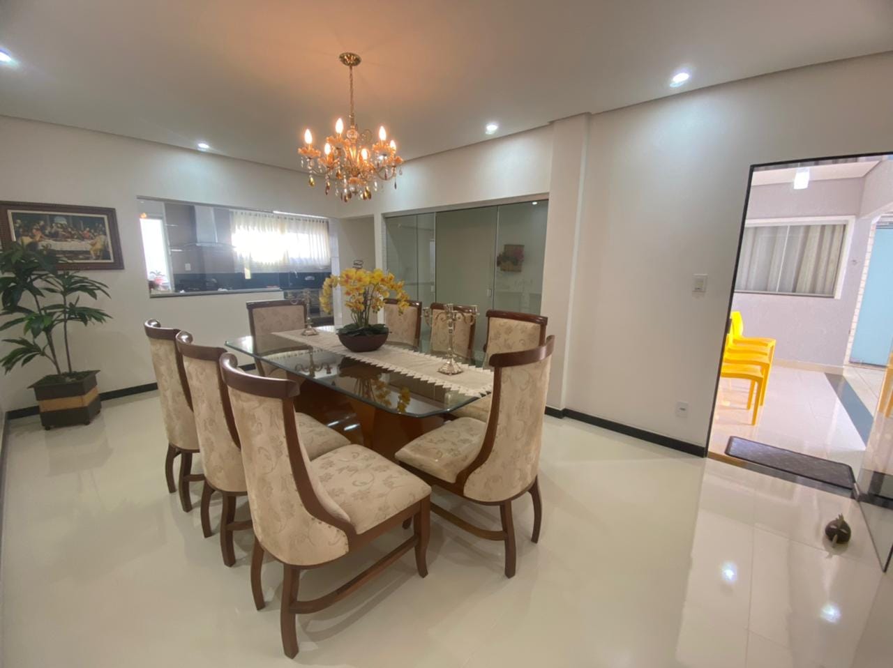 Apartamento térreo à venda, com 4 quartos sendo 2 suítes, com excelente acabamento, garagem para 4 carros, no bairro Candeias em  Vitória da Conq - foto 8
