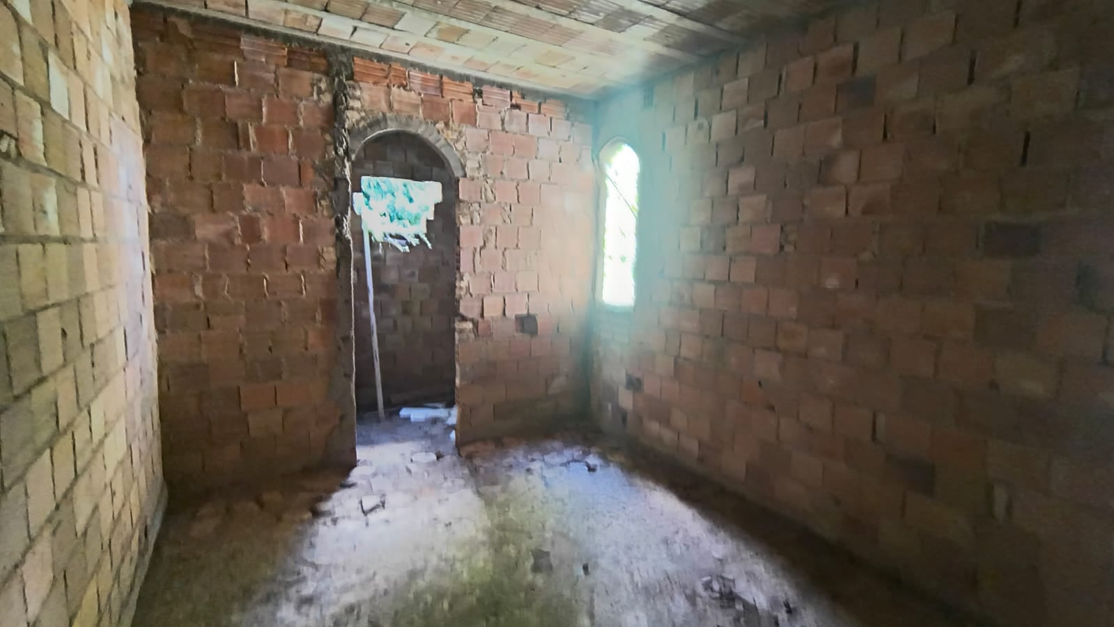OPORTUNIDADE - Terreno de 1.000m² contendo uma casa de aprox. 140mts em fase de construção, situado no Alto do Boa Vista em Vitória da Conquista- - foto 7
