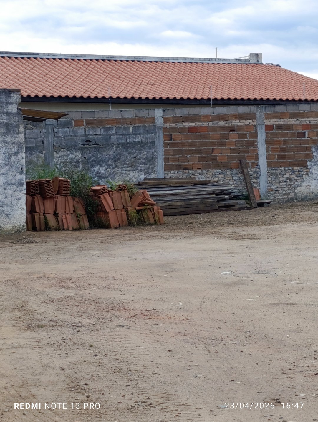 Terreno na Av. Pará esquina, parte de cima, esquina com a Av. Paramirim. 3 terrenos urbanos com 300 m² cada, 30 x 30 num total de 900 m², Bairro - foto 8