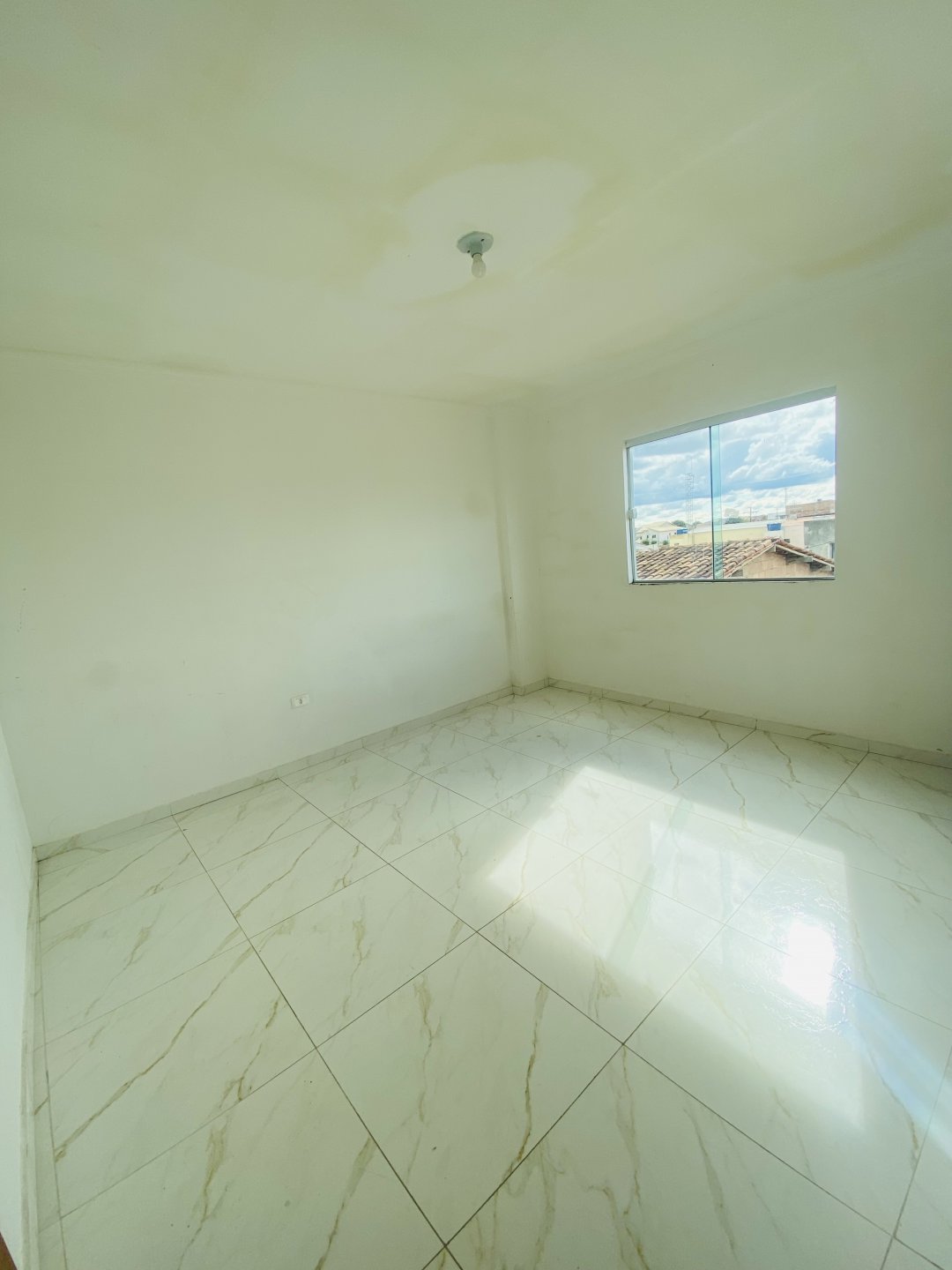 Vendo ótimo apartamento de 2 quartos com suíte, pronto para morar, apto no 2º andar - foto 8