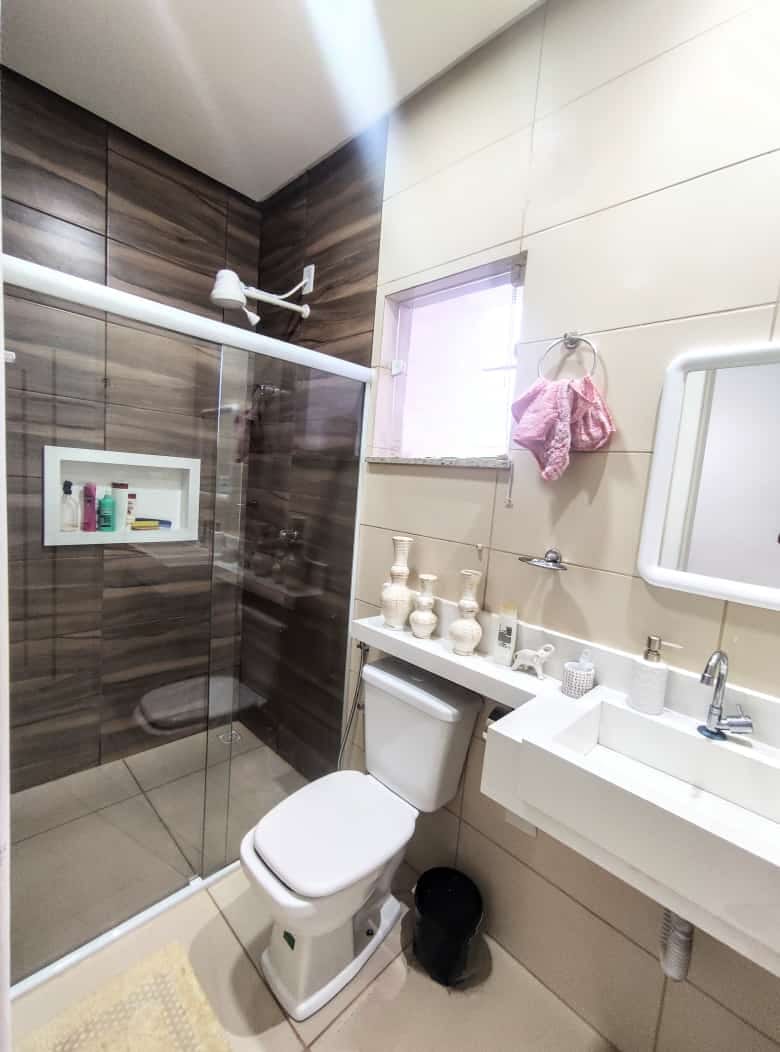 Casa acima do Candeias contendo  3  quartos  sendo 1 suíte próximo de tudo, bairro com infraestrutura, Vitória da Conquista, BA - foto 9