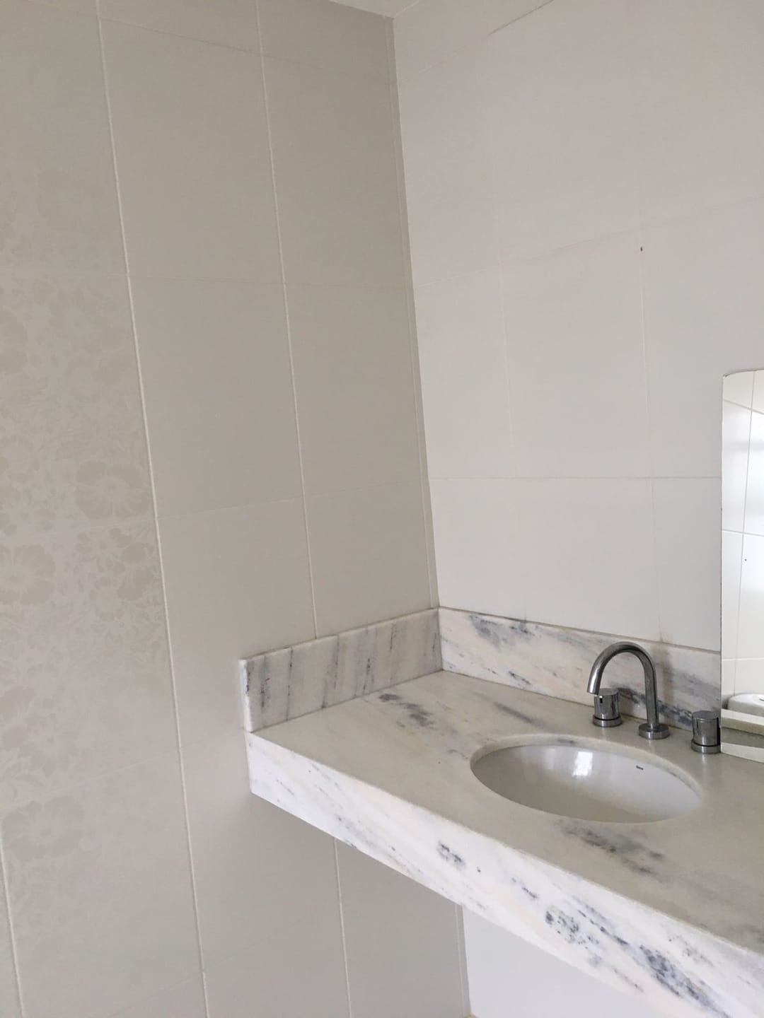 Vendo amplo apartamento de 3 quartos com 2 suítes, 3 vagas de garagem, 136M², área de lazer completa com piscina aquecida, próximo a Fainor no Ca - foto 9