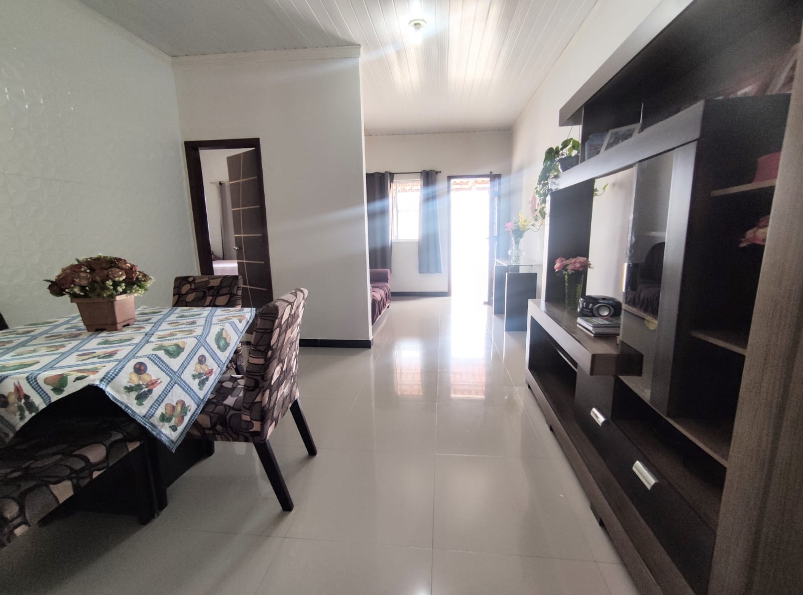 Casa Duplex (solta) com 5/4 sendo 1 suíte, com garagem para 4 carros no Bairro Felícia na região do Shopping Conquista Sul  Vitória da Conquista - foto 9