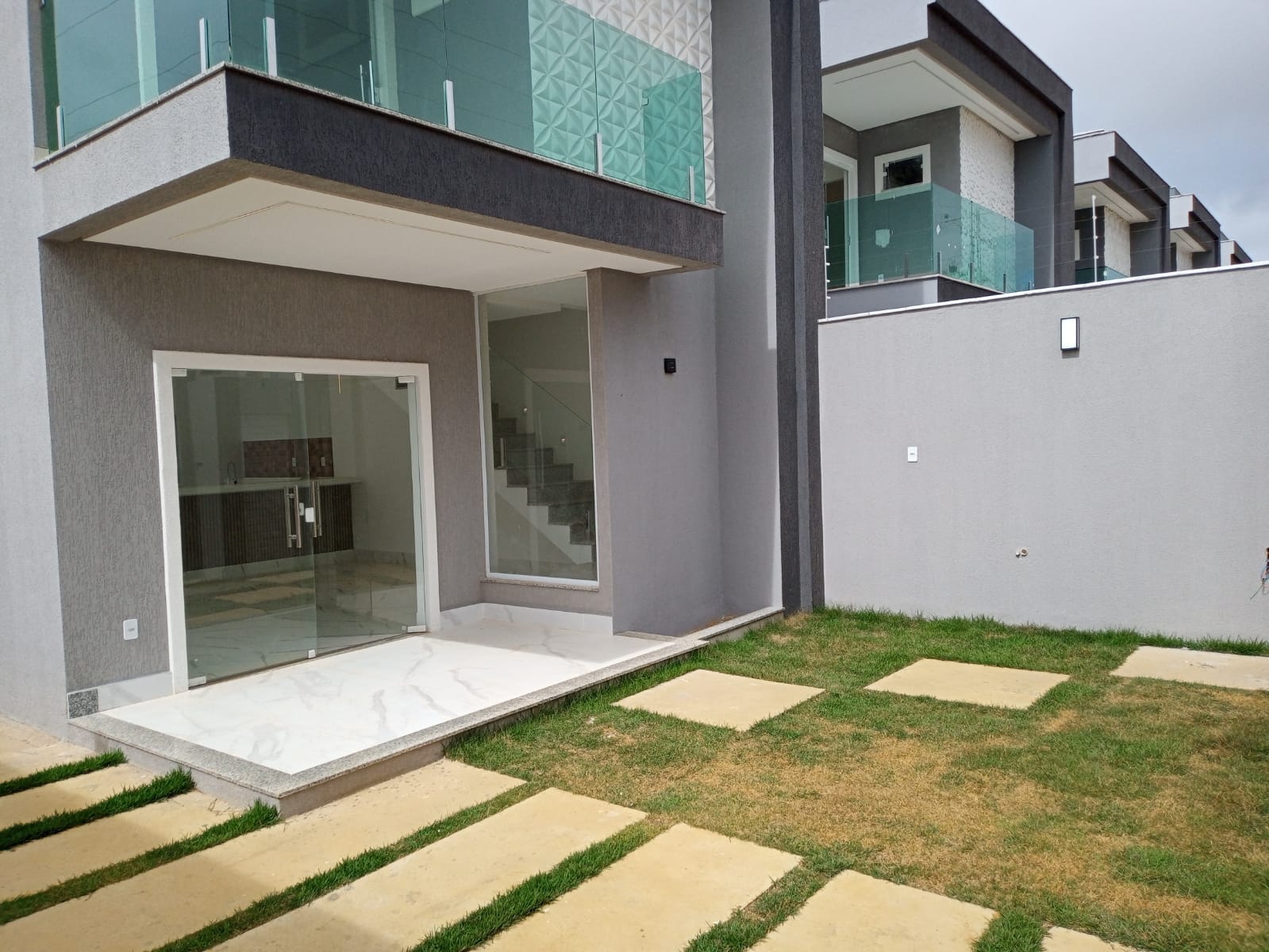 Casa duplex  3 suítes  sendo 1 com closet e outra com varanda + vaga de garagem para 4 carros com 143 m²  no Alto da Boa Vista, Vitória da Conqui - foto 9