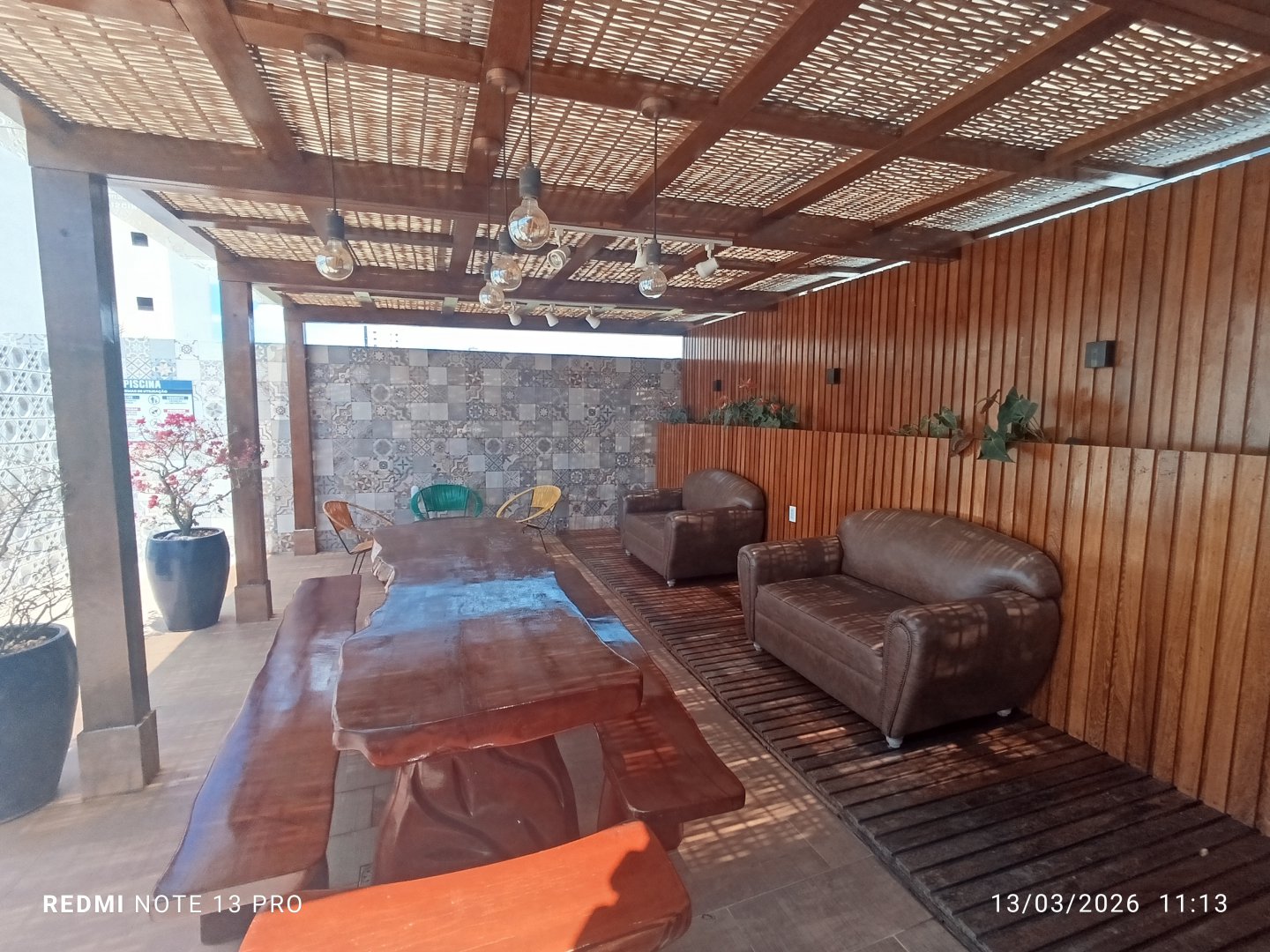 Apartamento com 3 quartos sendo 1 suíte+ dependência + 2 vagas de garagem+ depósito à venda em Candeias, Vitória da Conquista - Área de lazer com - foto 8