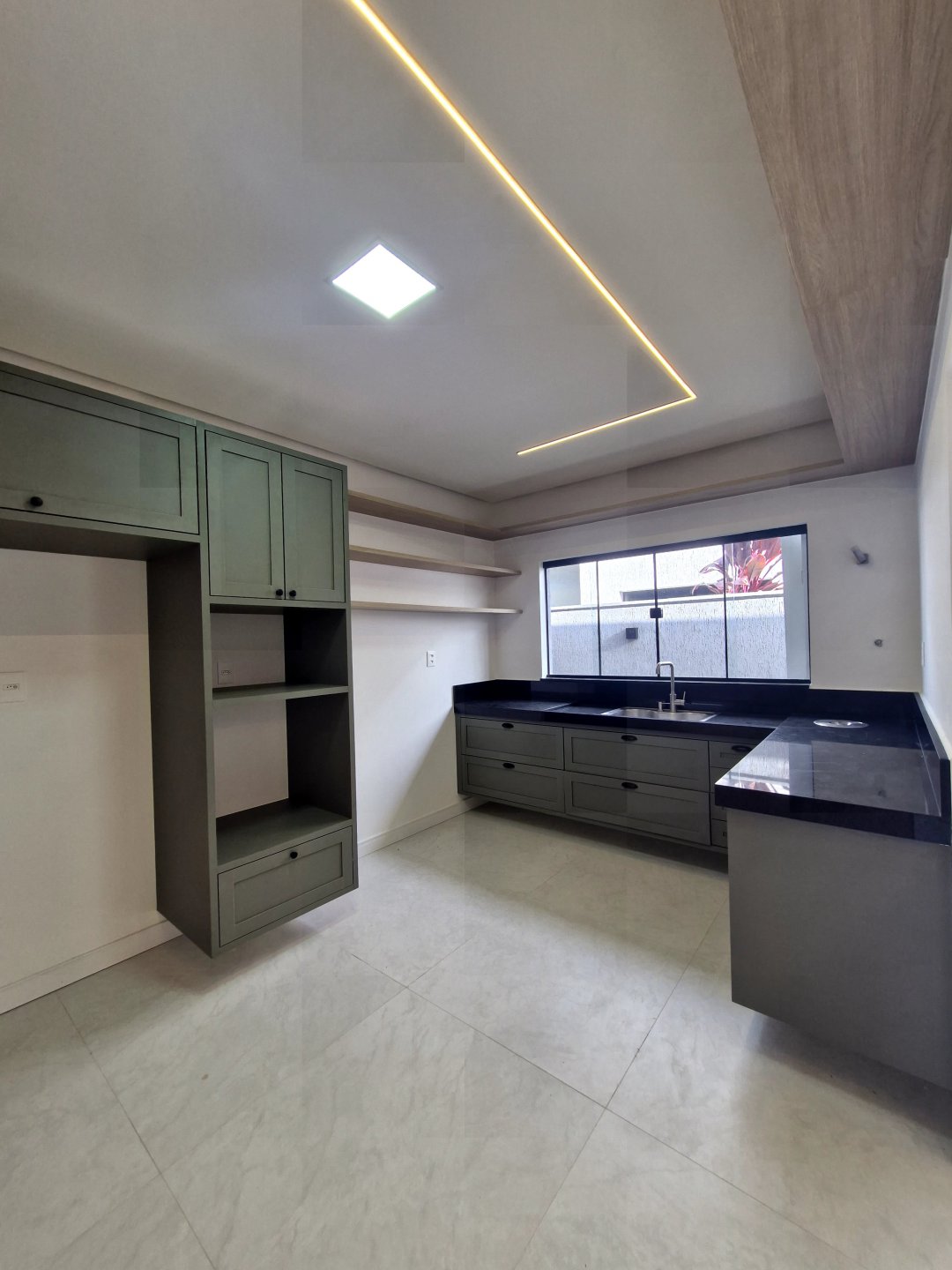 Casa Nova no Alphaville 1 com Planejados, terreno de 388 m²,  Bairro Universidade, Vitória da Conquista BA. - foto 8