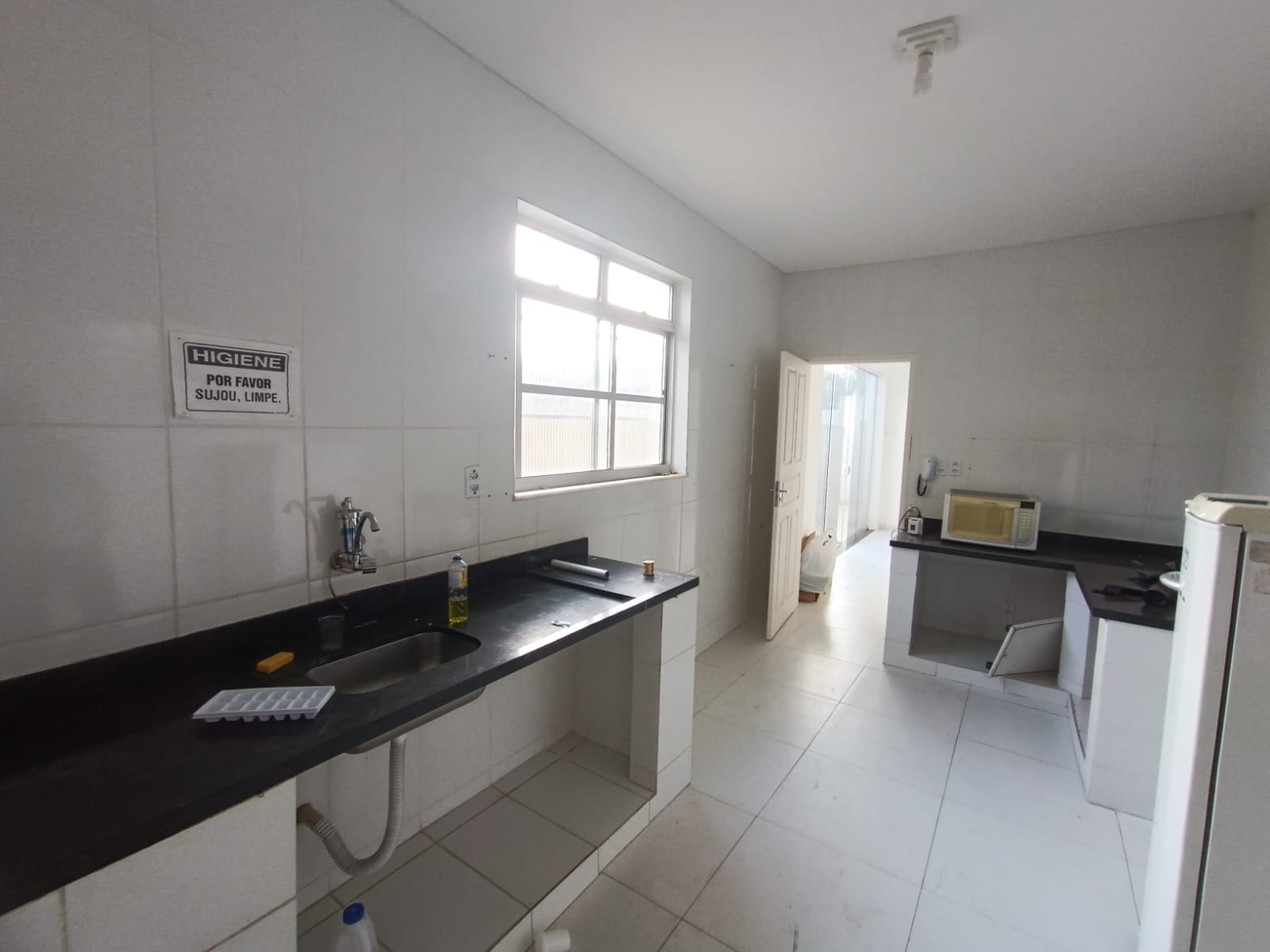 Casa comercial para alugar no B. Recreio em ótima localização, 3 quartos sendo 1 suite, 2 salas com bastante espaço. - foto 9
