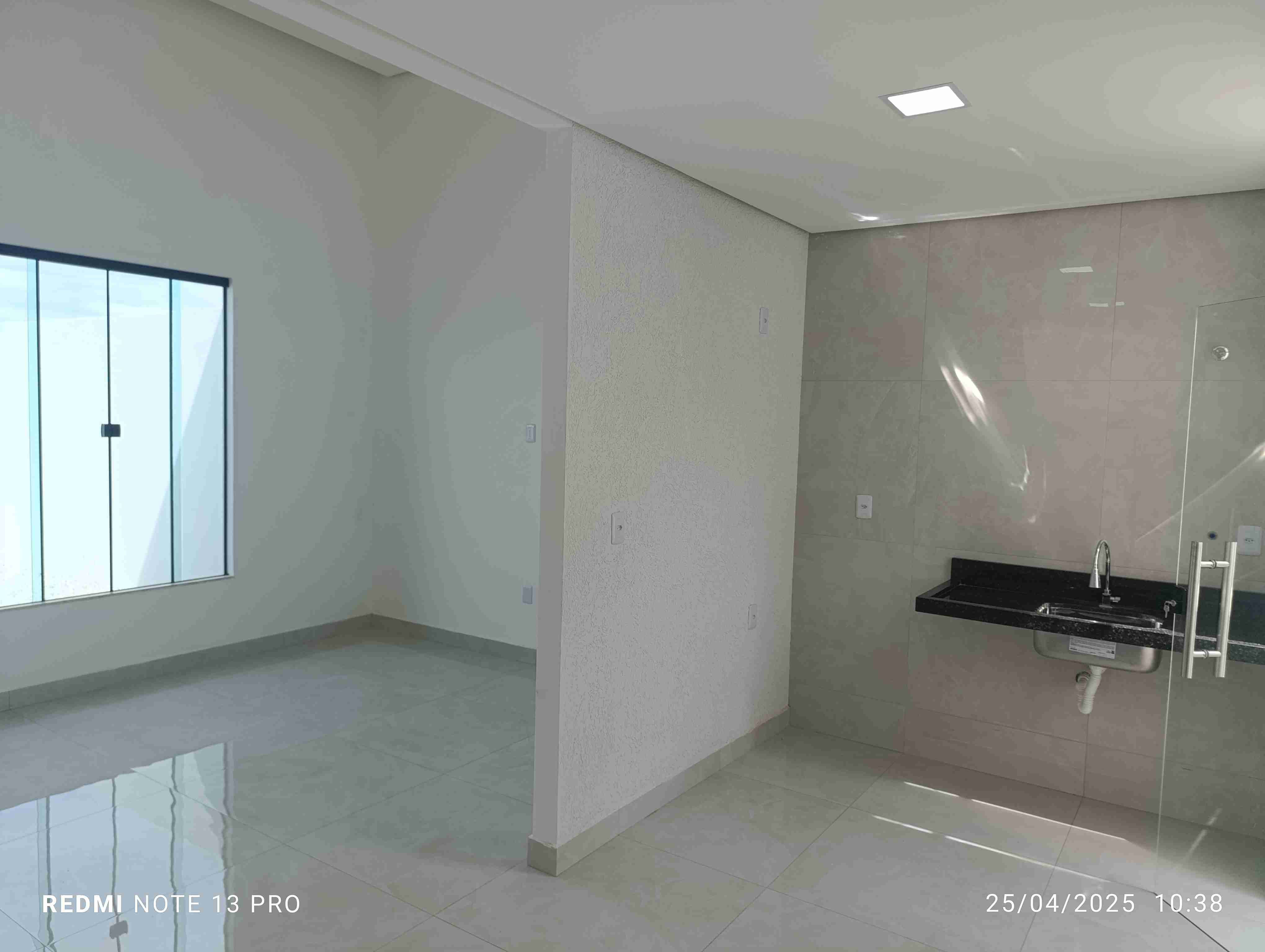 Linda casa nova  de 3 quartos sendo 1 suíte, garagem para 2 carros, acabamento de primeira à Venda, São Pedro, Vitória da Conquista, BA - foto 9