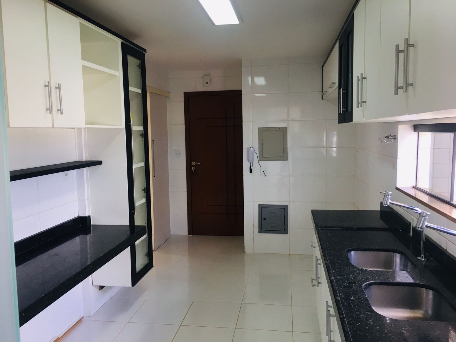 Apto de 3 quartos com suite e 2 semi suítes, dependência completa, 3 VAGAS COBERTAS , lazer completo com piscina aquecida, Candeias - Vitória da - foto 9