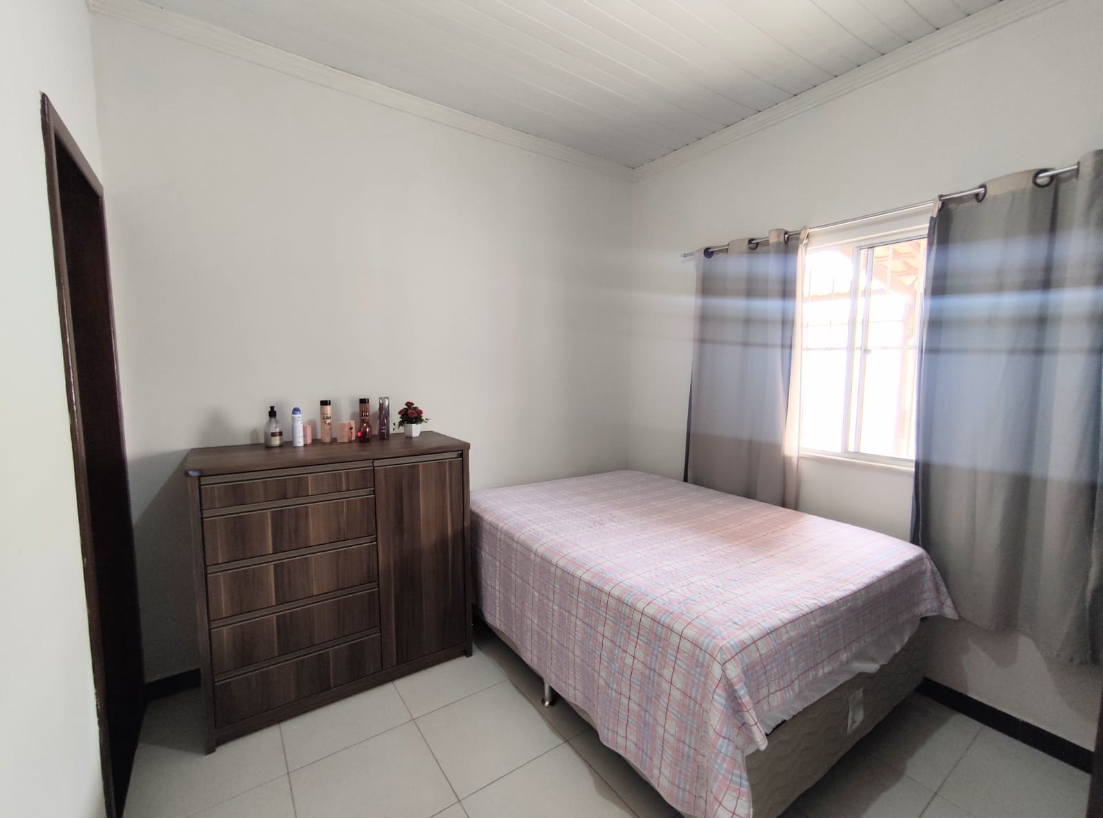 Casa Duplex (solta) com 5/4 sendo 1 suíte, com garagem para 4 carros no Bairro Felícia na região do Shopping Conquista Sul  Vitória da Conquista - foto 10