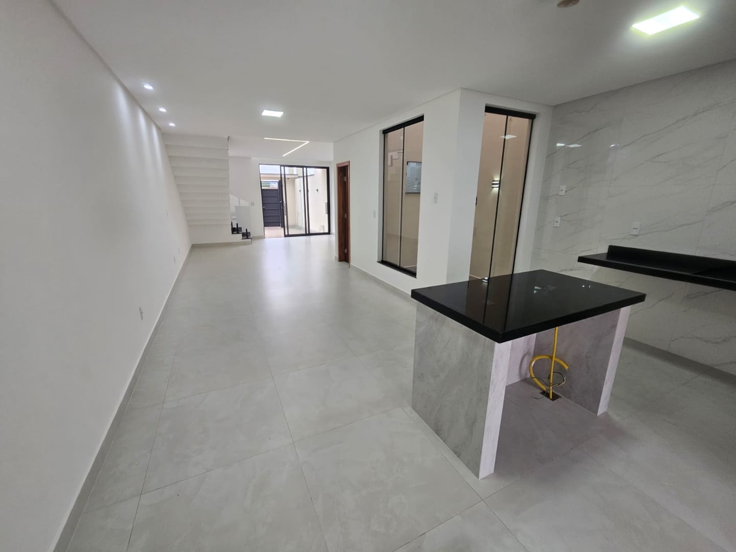 a VENDA um Sobrado de 3 suítes c/ Piscina e área gourmet no B. Boa Vista, Vit. da Conquista - BA - foto 9