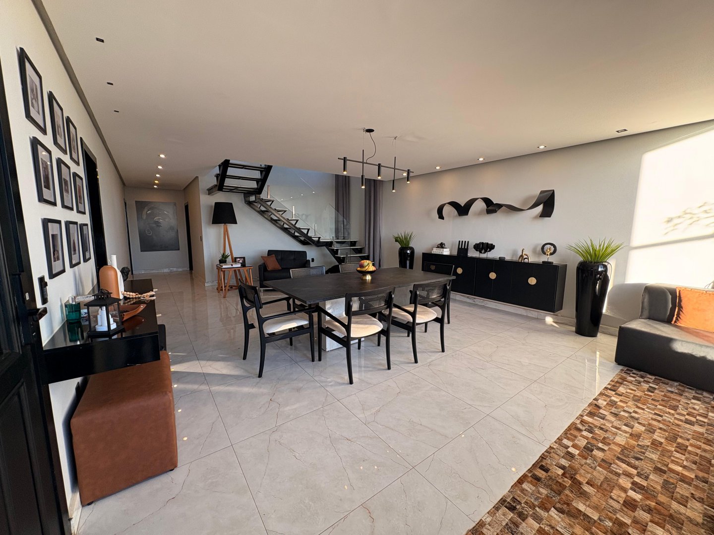 Cobertura duplex mobiliada com 4 quartos sendo 3 suites, terraço comm área gourmet e piscina a venda no bairro Candeias em Vitoria da Conquista - - foto 9