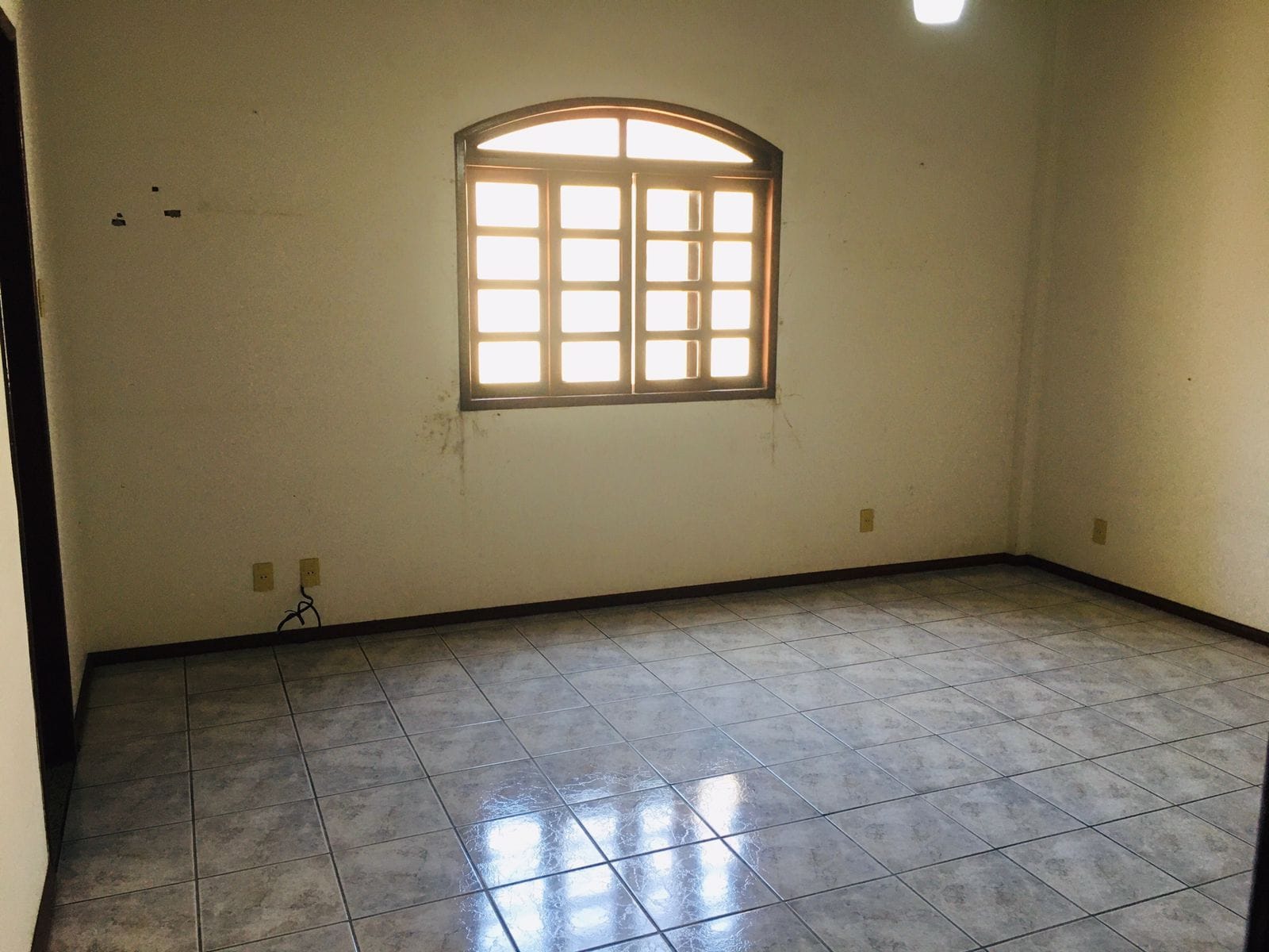 Casa  bastante ampla com terreno de 320 m² e 327.80 m² de área construída em ótima localização no Bairro Recreio em rua de fluxo grande de carros - foto 10