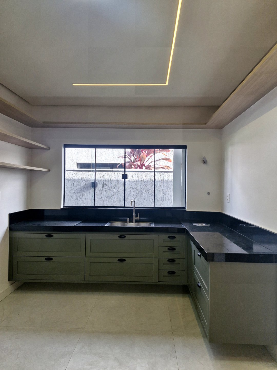 Casa Nova no Alphaville 1 com Planejados, terreno de 388 m²,  Bairro Universidade, Vitória da Conquista BA. - foto 9