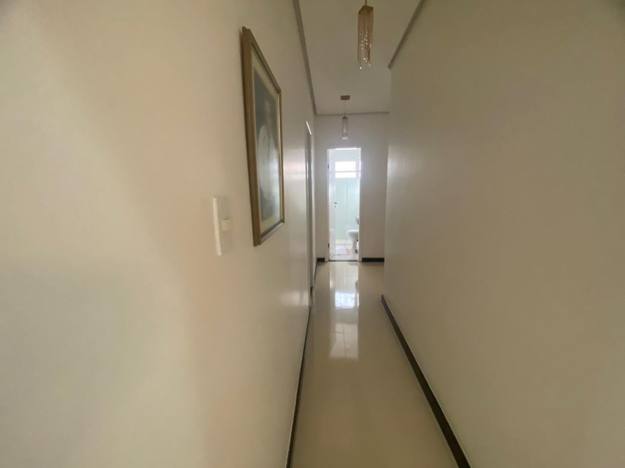 Apartamento térreo à venda, com 4 quartos sendo 2 suítes, com excelente acabamento, garagem para 4 carros, no bairro Candeias em  Vitória da Conq - foto 10