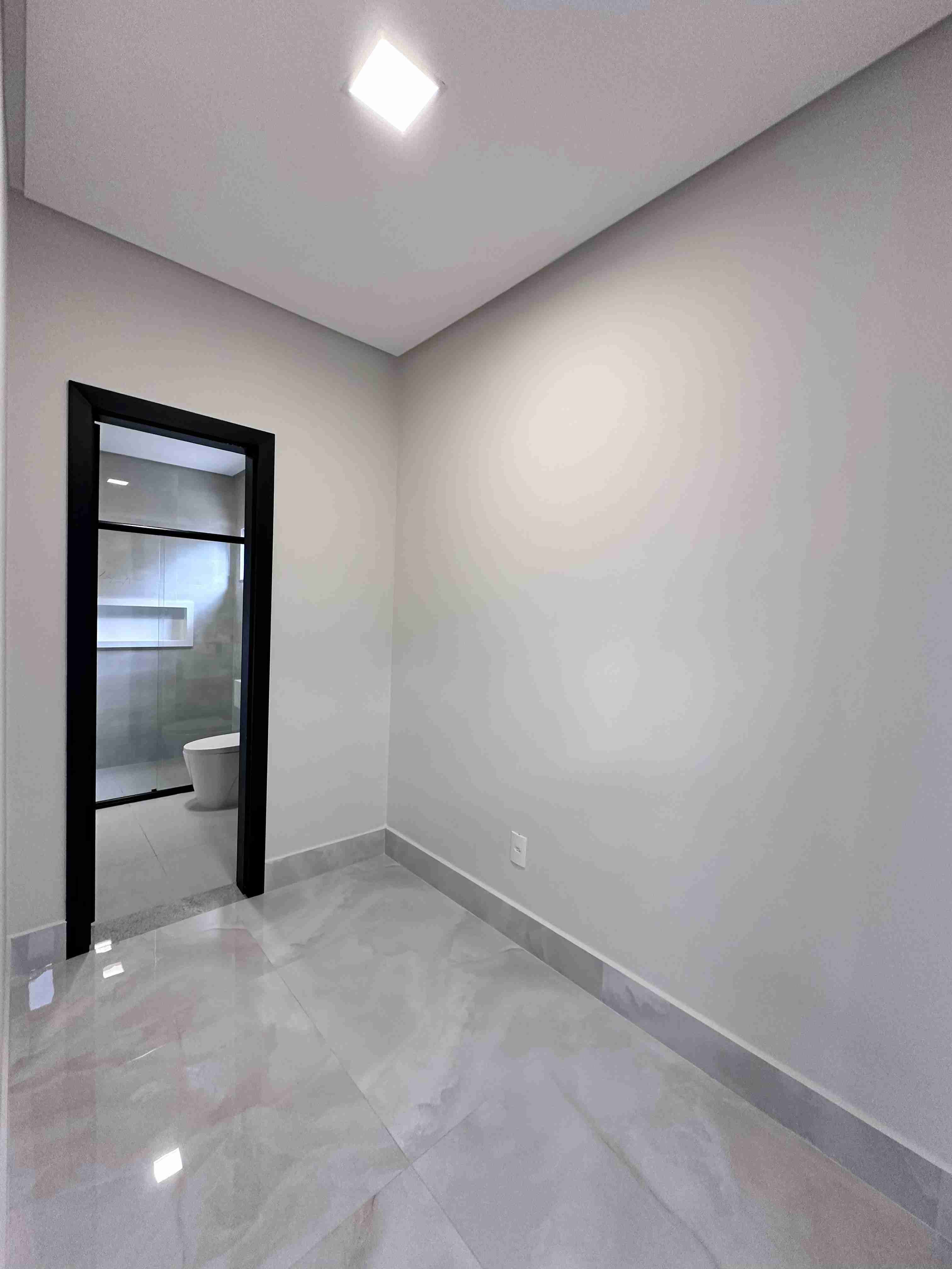 Casa com 3 suítes amplas, cozinha com planejados integrado com o espaço gourmet,  Horto Premier Bairro Primavera, Vitória da Conquista, BA - foto 10