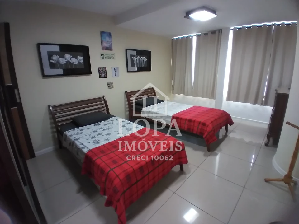 Imagens do imóveis Um apartamento dividido em dois, à venda em Copacabana com cento e vinte metros por  um milhão e quarenta mil reais