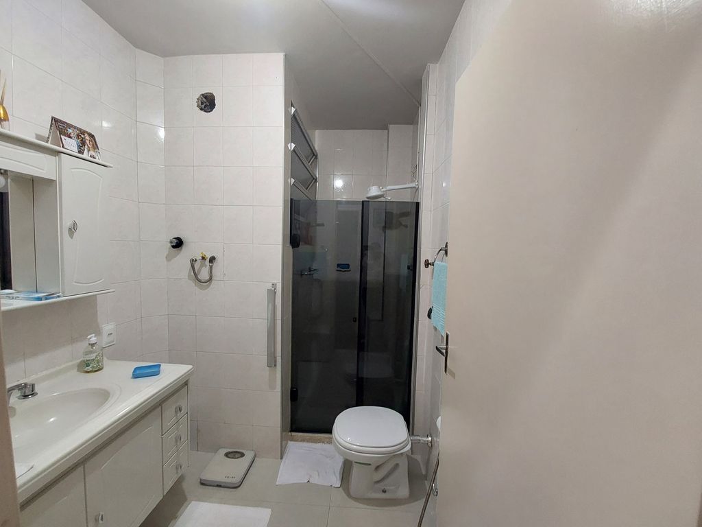 Imagens do imóveis Apartamento 3 quartos com dependência uma vaga de garagem na escritura.