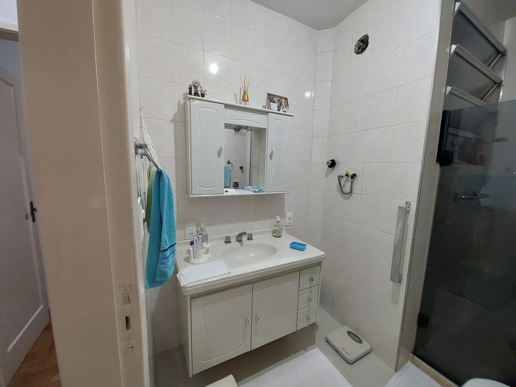 Imagens do imóveis Apartamento 3 quartos com dependência uma vaga de garagem na escritura.