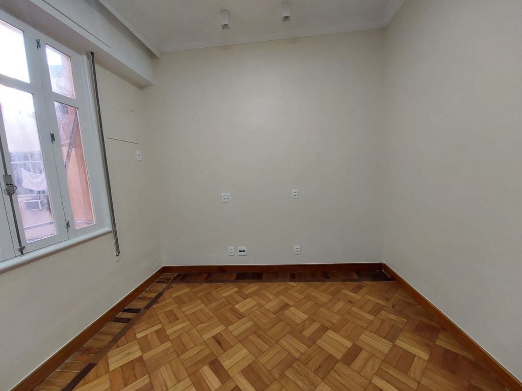 Imagens do imóveis Oportunidade apartamento dois quartos reformado