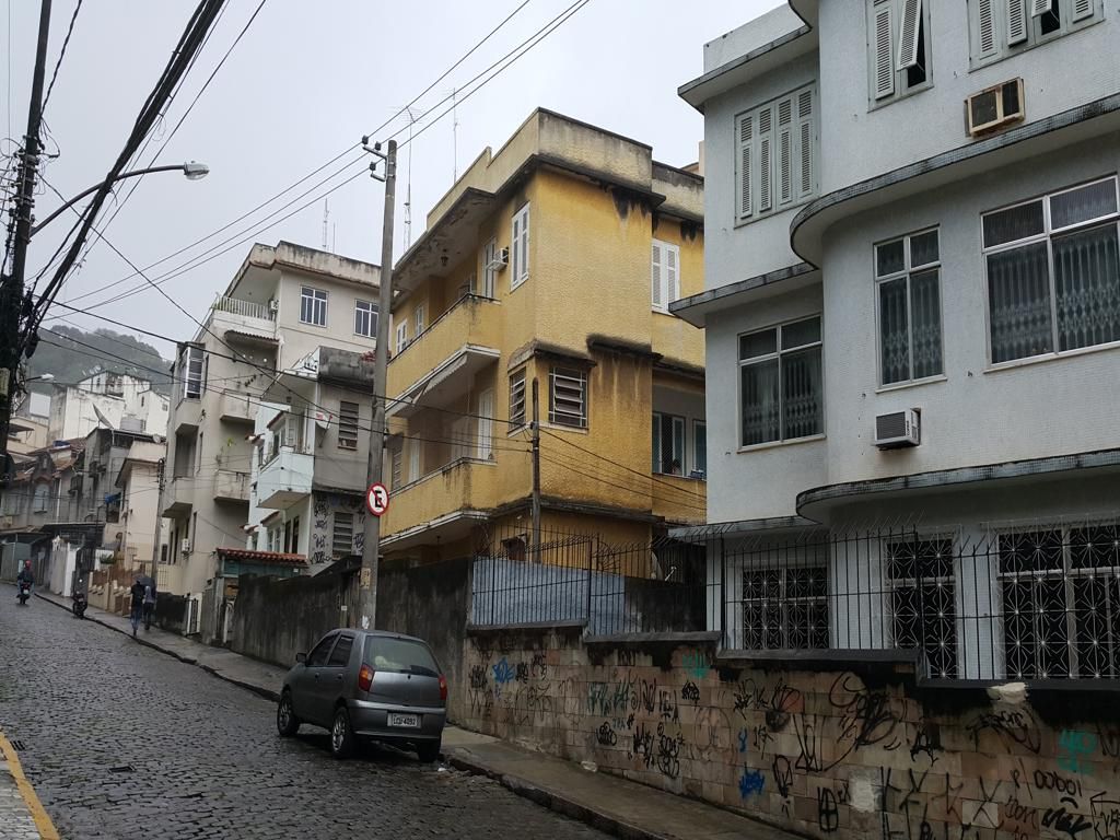Imagens do imóveis Apartamneto emSanta Tresa, 3 dormitórios,2 banheiros e 80 metros quadrados.