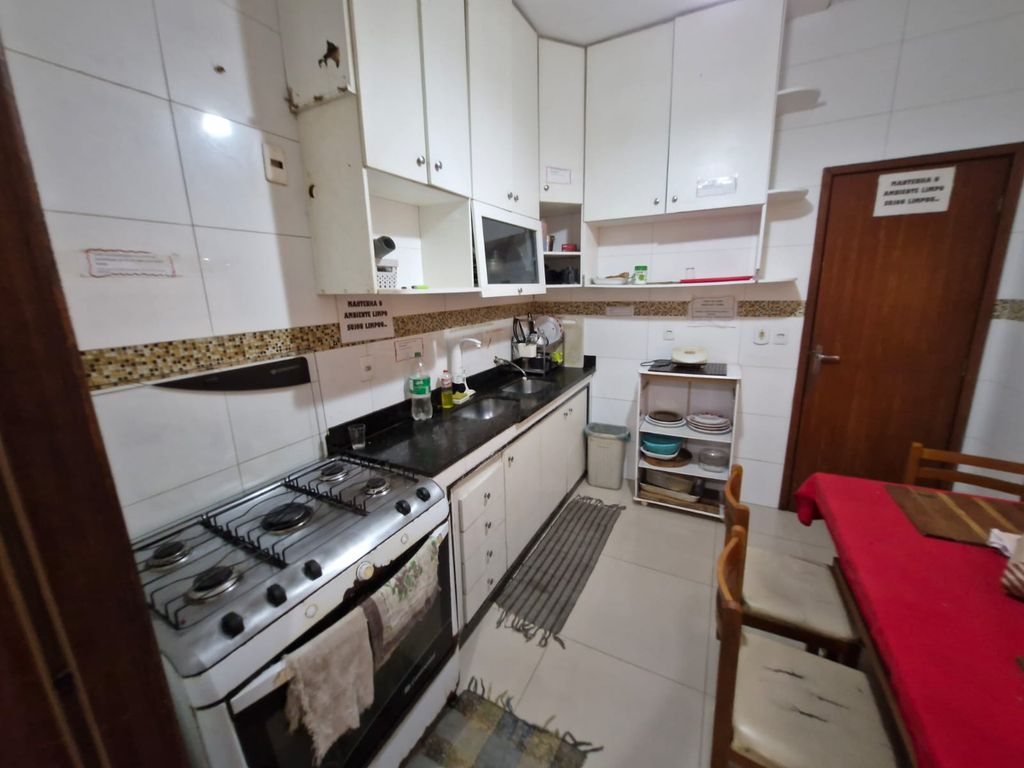 Imagens do imóveis Hostel com cerca de 250 metros quadrados no Bairro Catunbí.