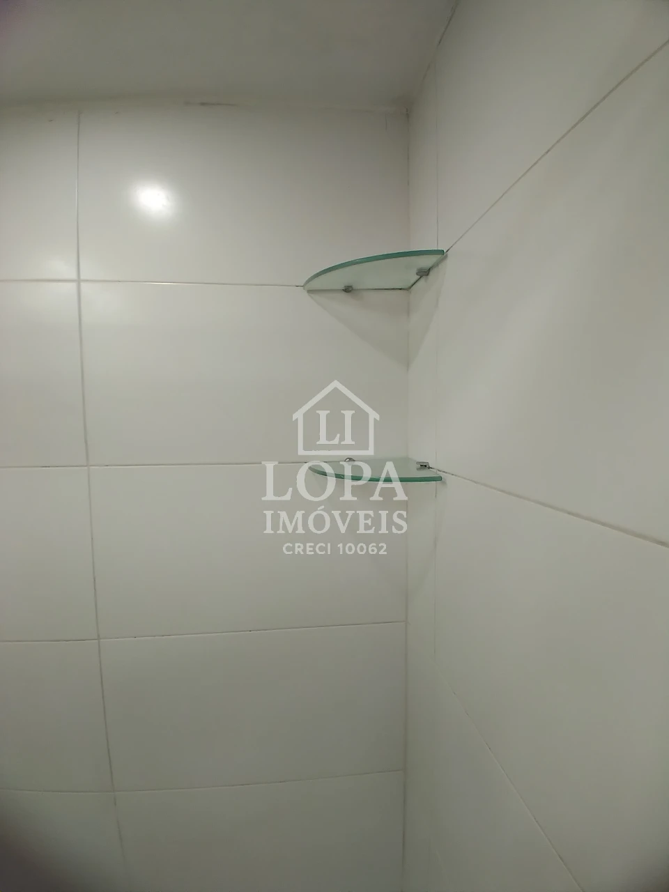 Imagens do imóveis Um apartamento dividido em dois, à venda em Copacabana com cento e vinte metros por  um milhão e quarenta mil reais