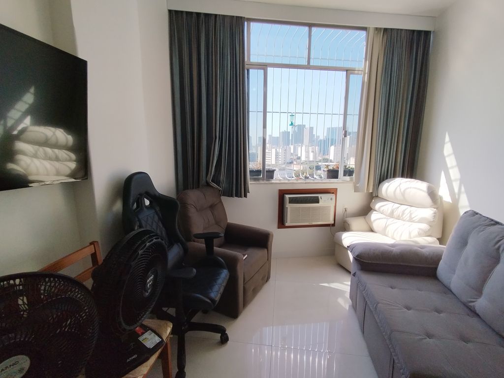 Imagens do imóveis Apartamento de Sala um Quarto Dependência e Garagem, centro do Rio de Janeiro