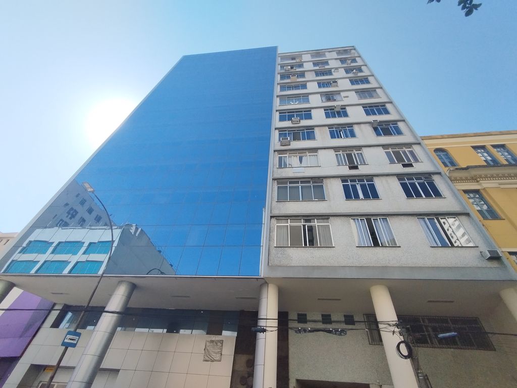 Imagens do imóveis Apartamento de Sala um Quarto Dependência e Garagem, centro do Rio de Janeiro