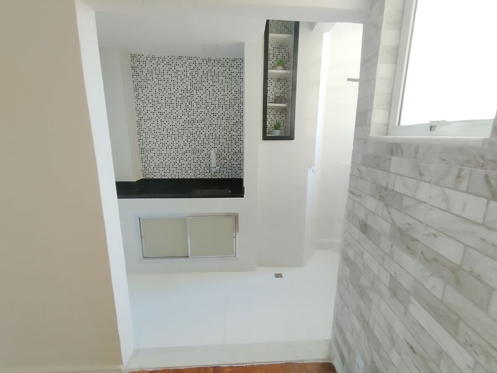 Imagens do imóveis Apartamento de Sala e Quarto com área para vender em Centro Rio de Janeiro