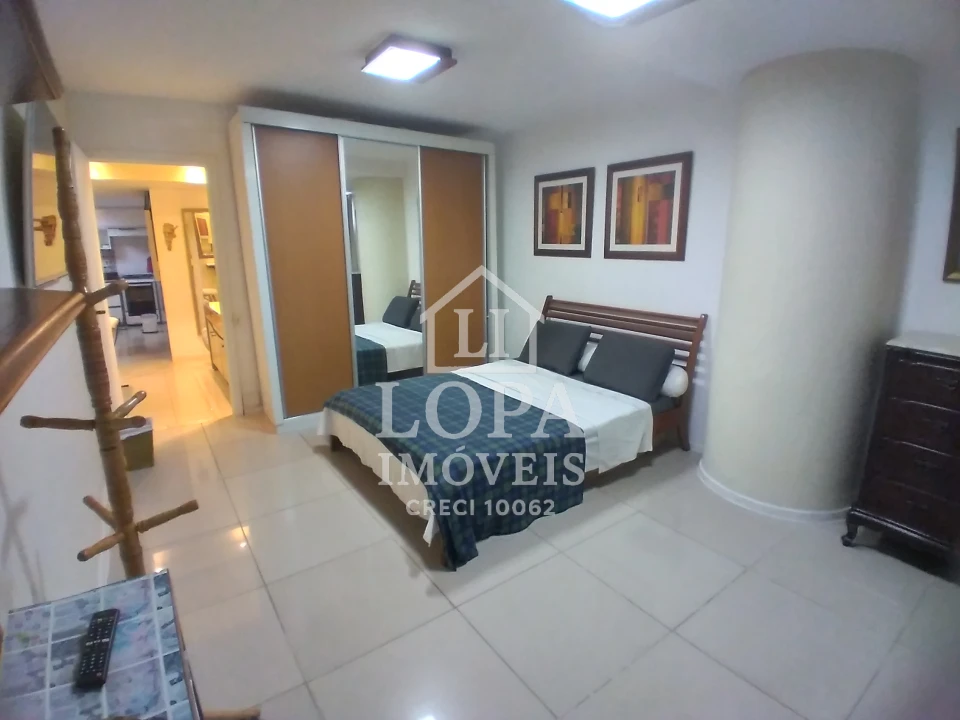 Imagens do imóveis Um apartamento dividido em dois, à venda em Copacabana com cento e vinte metros por  um milhão e quarenta mil reais
