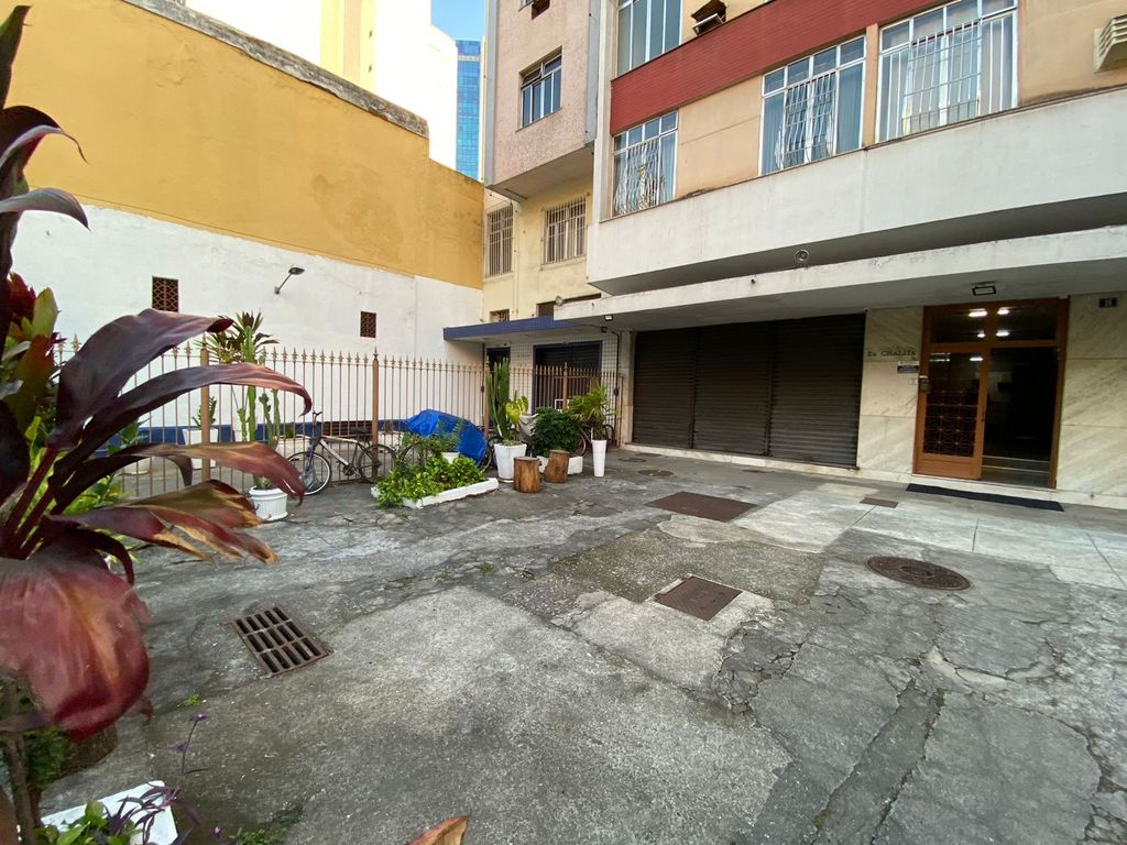 Imagens do imóveis Apartamento de Quarto e Sala na Rua dos Inválidos no Centro do Rio de Janeiro