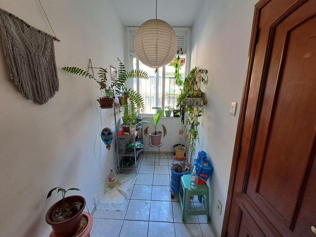 Imagens do imóveis Apartamento Dois Quartos com Dependência na Rua Riachuelo Centro do RJ
