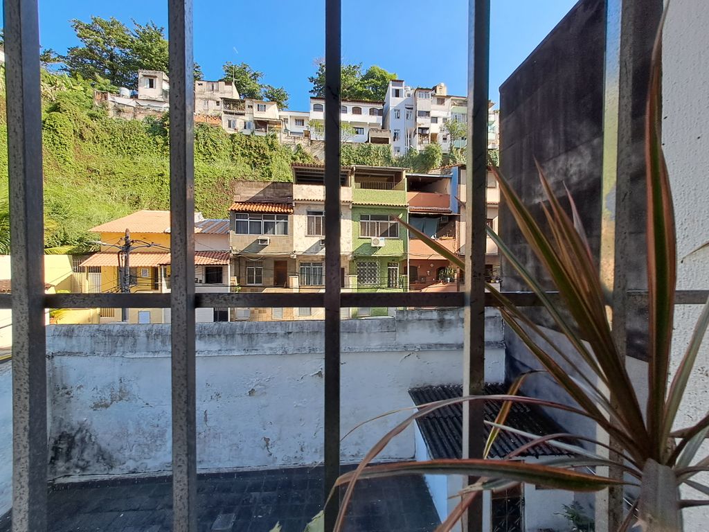 Imagens do imóveis Apartamento Dois Quartos com Dependência na Rua Riachuelo Centro do RJ