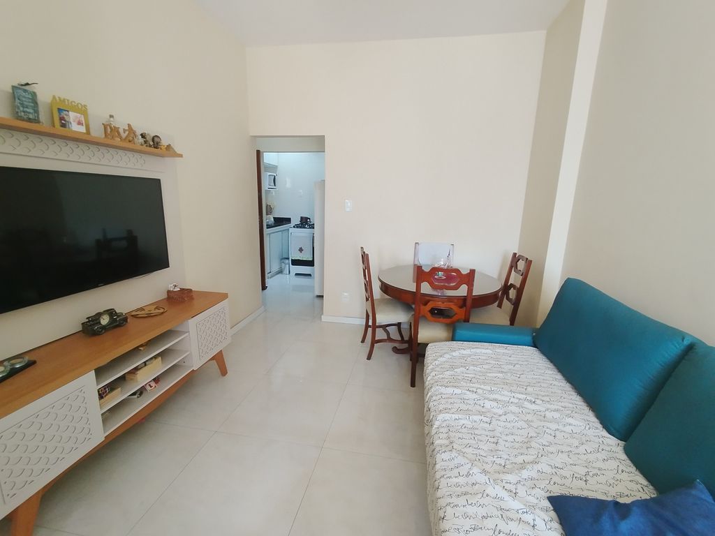 Imagens do imóveis Apartamento de sala quarto cozinha banheiro no, bairro de Fátima Rio de Janeiro