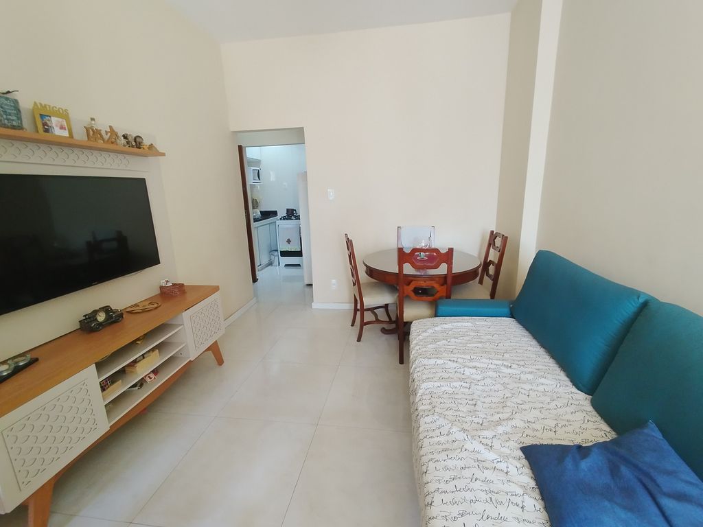 Imagens do imóveis Apartamento de sala quarto cozinha banheiro no, bairro de Fátima Rio de Janeiro