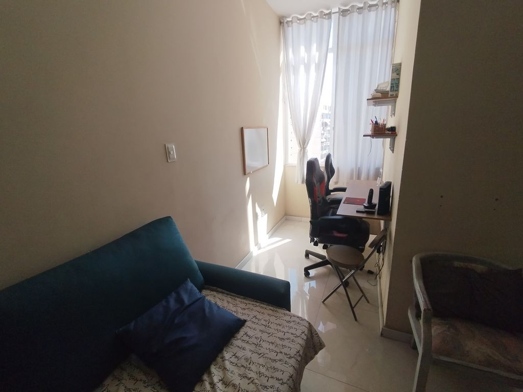 Imagens do imóveis Apartamento de sala quarto cozinha banheiro no, bairro de Fátima Rio de Janeiro